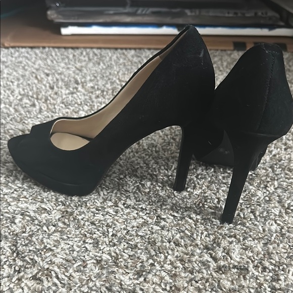 JS Heels - Picture 3 of 4